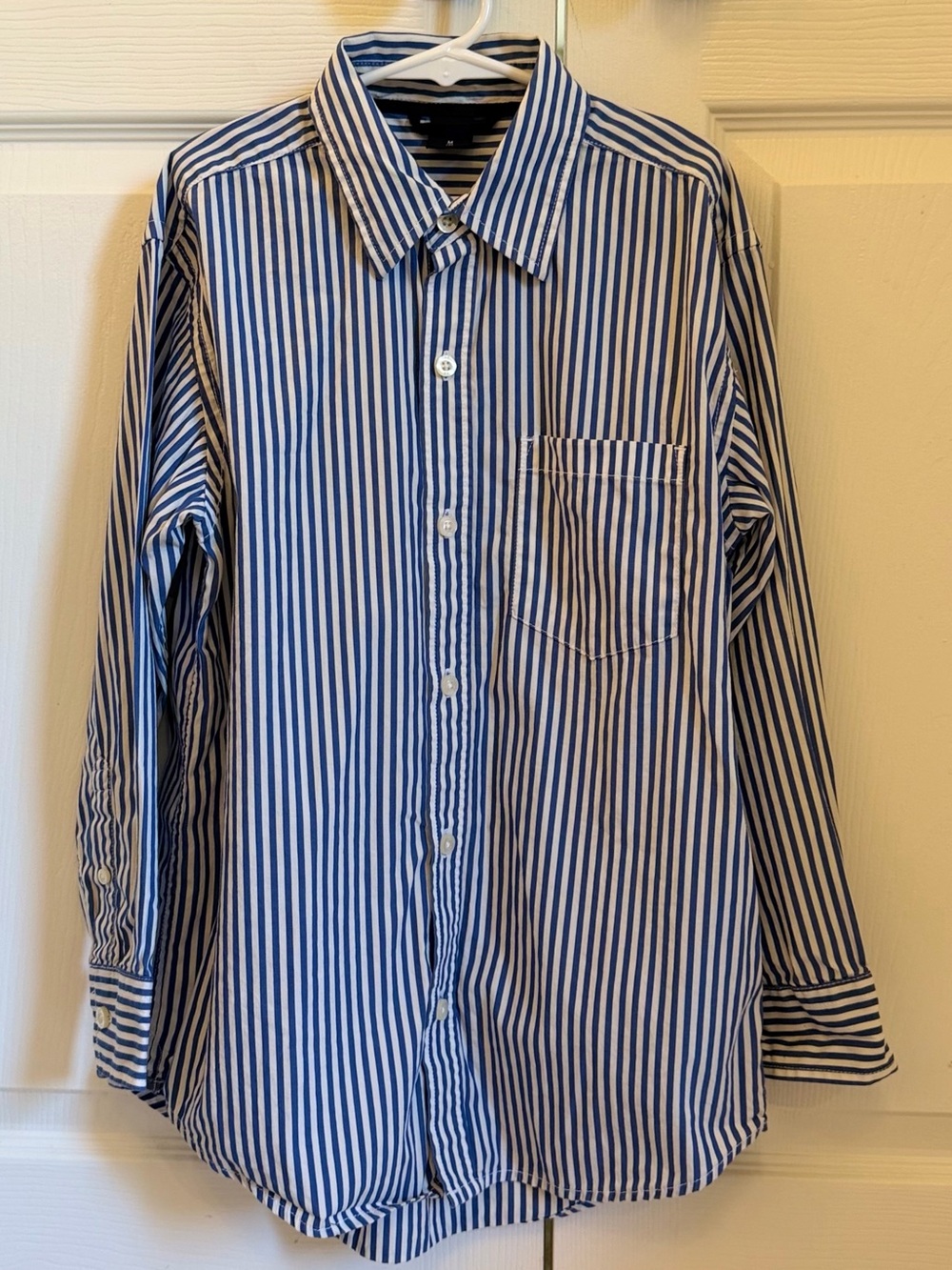 EUC GAP Boys Blue and White Striped Button-Down Shirt size 8
